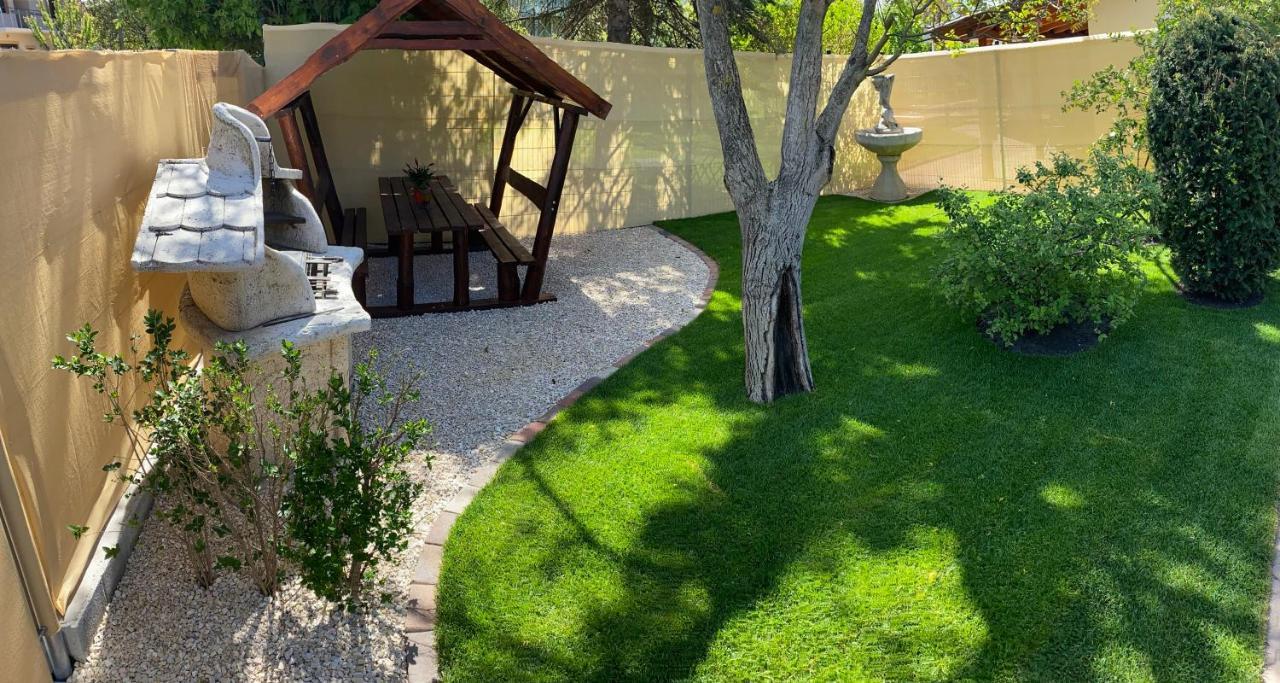 Gárdony Villa Relax Apartman מראה חיצוני תמונה